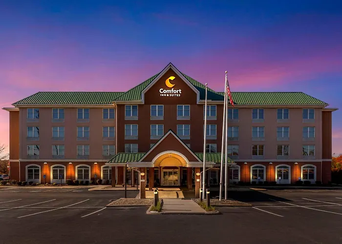 Comfort Inn & Suites Cuyahoga Falls - Akron