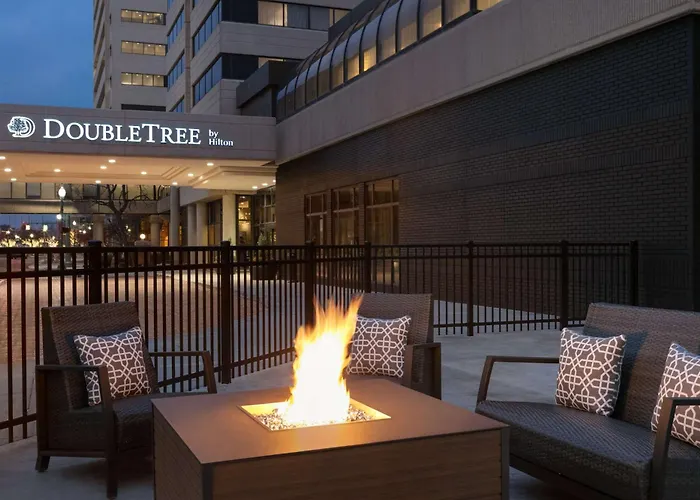 Doubletree By Hilton Canton Downtown